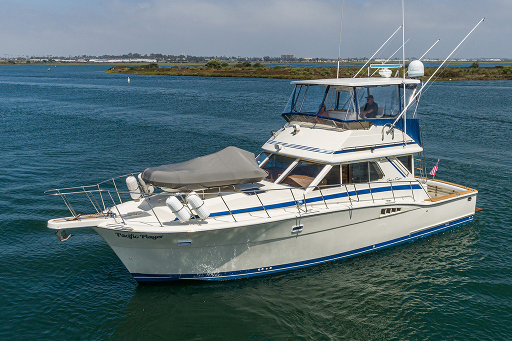 1987 Chris-Craft Commander 422