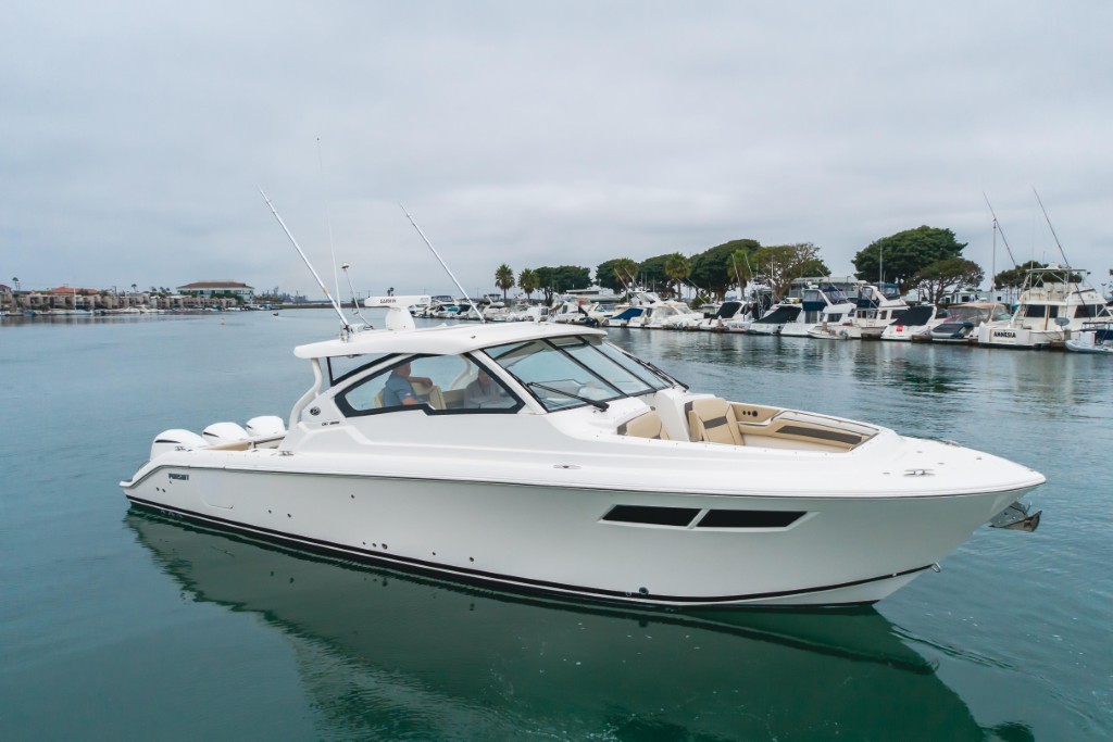 2018 Pursuit DC 365 Dual Console