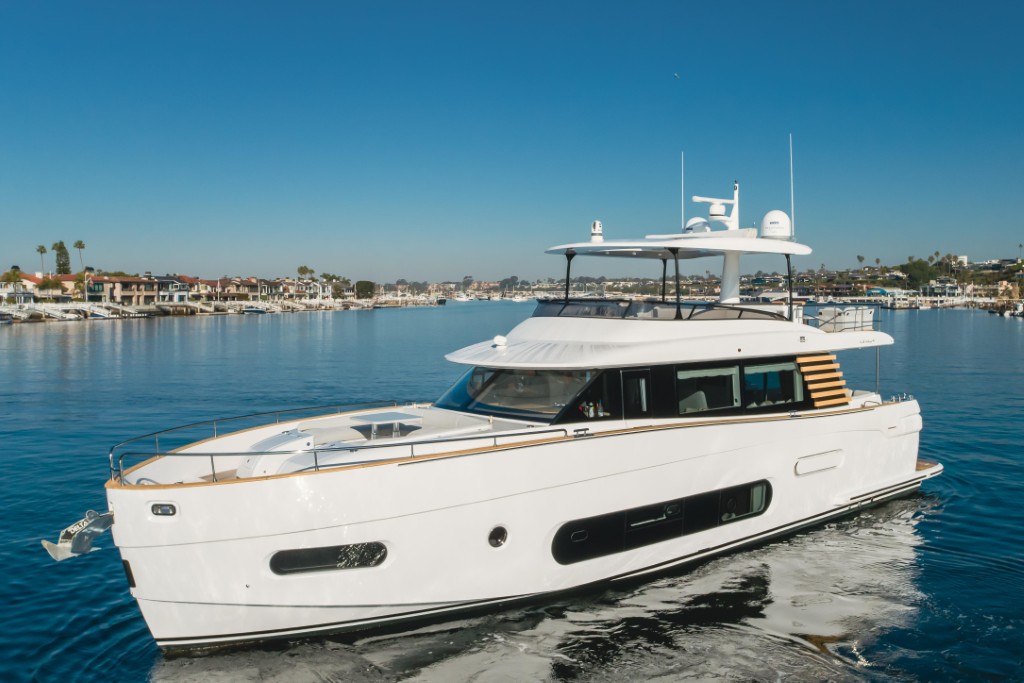 2023 Azimut Magellano 66