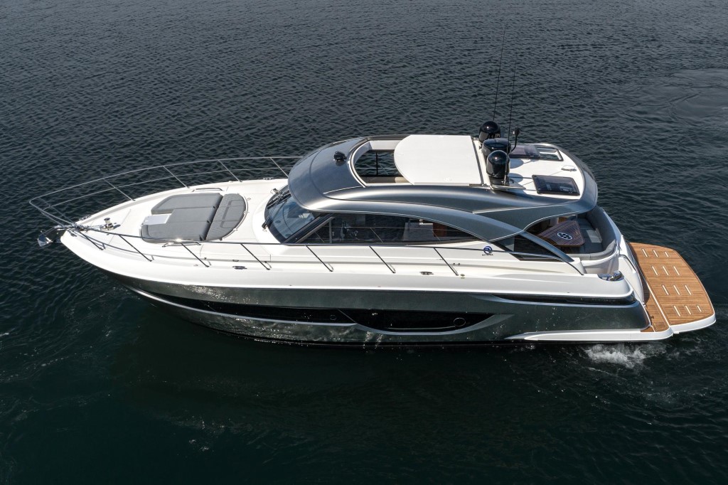 2023 Riviera 4600 Sport Yacht