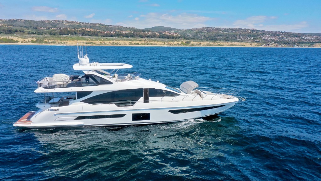 2020 Azimut Grande 87ft