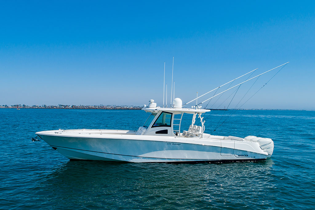 2014 Boston Whaler 370 Outrage